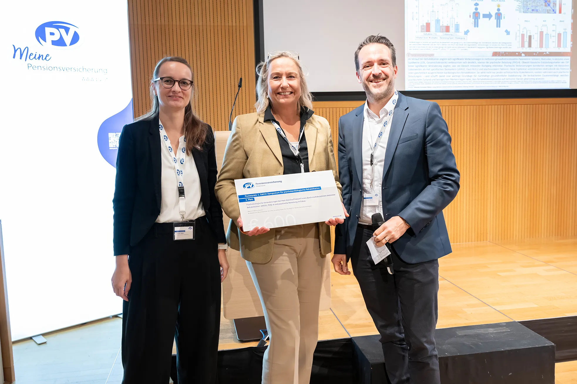 2. Platz Posterpreis, v.l.n.r.: Mag.a Doreen Stöhr, Priv.-Doz.in Mag.a Dr.in Bibiane Steinecker-Frohnwieser, Priv.-Doz. Dr. Christoph Weiser