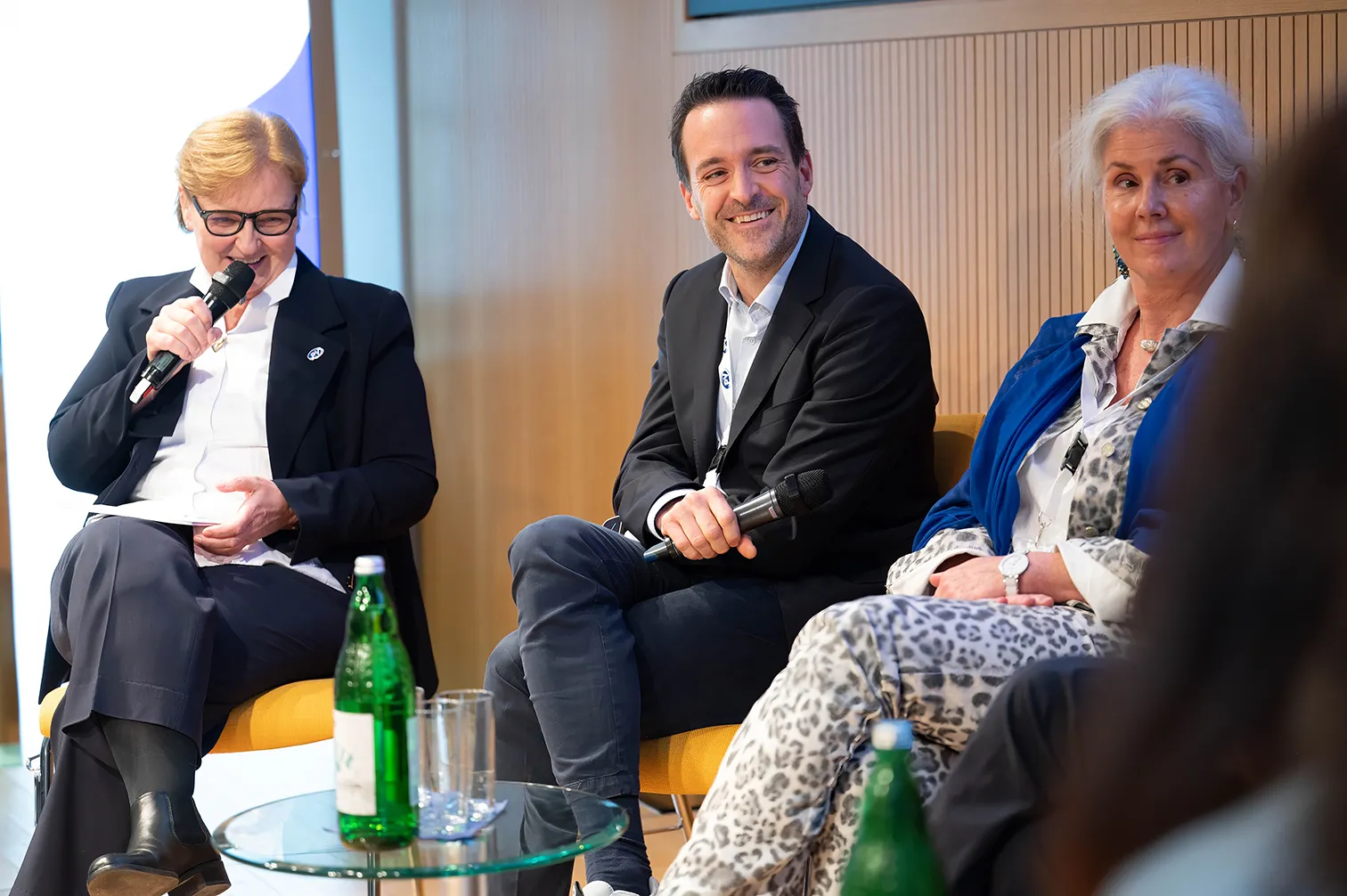Podiumsdiskussion: Moderatorin Dr.in Monika Mustak-Blagusz, MBA mit Priv.-Doz. Dr. Christoph Weiser und Univ.-Prof.in Dr.in Jeanette Strametz-Juranek