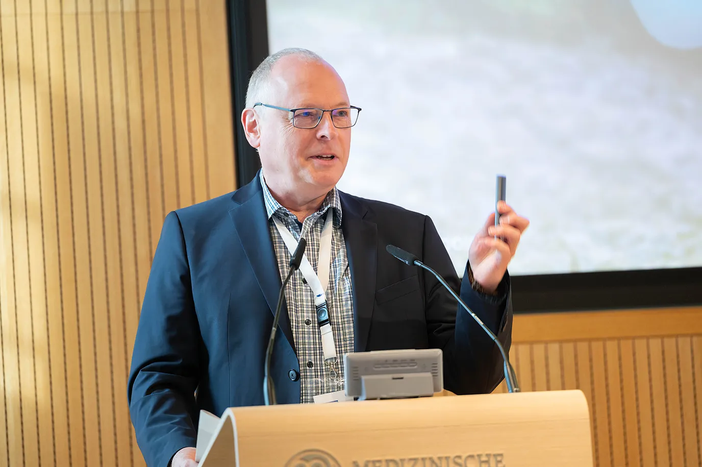 Vortrag Dr. Eike Langheim, Präsident der Deutschen Gesellschaft für Prävention und Rehabilitation sowie Kardiologischer Chefarzt des Reha-Zentrums Seehof der DRV Bund