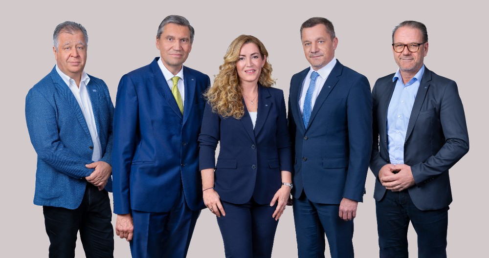 Alt-Text: Gruppenporträt von Peter Schleinbach, Dr. Winfried Pinggera, Mag.a Canan Aytekin, Thomas Samhaber, MSc, und Andreas Herz, MSc (von links nach rechts)