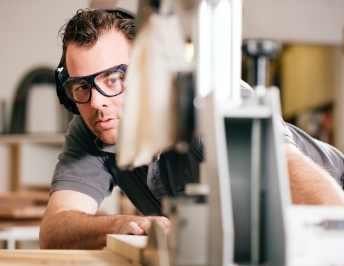 Mehr Informationen zum Thema: 'Arbeitsleben - Arbeitsunfall'