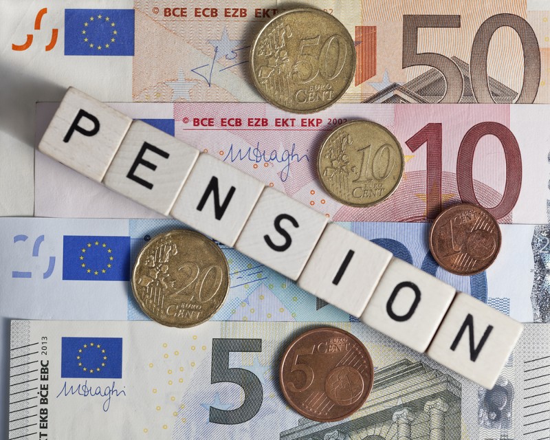 Geld mit Wort Pension  Shutterstock