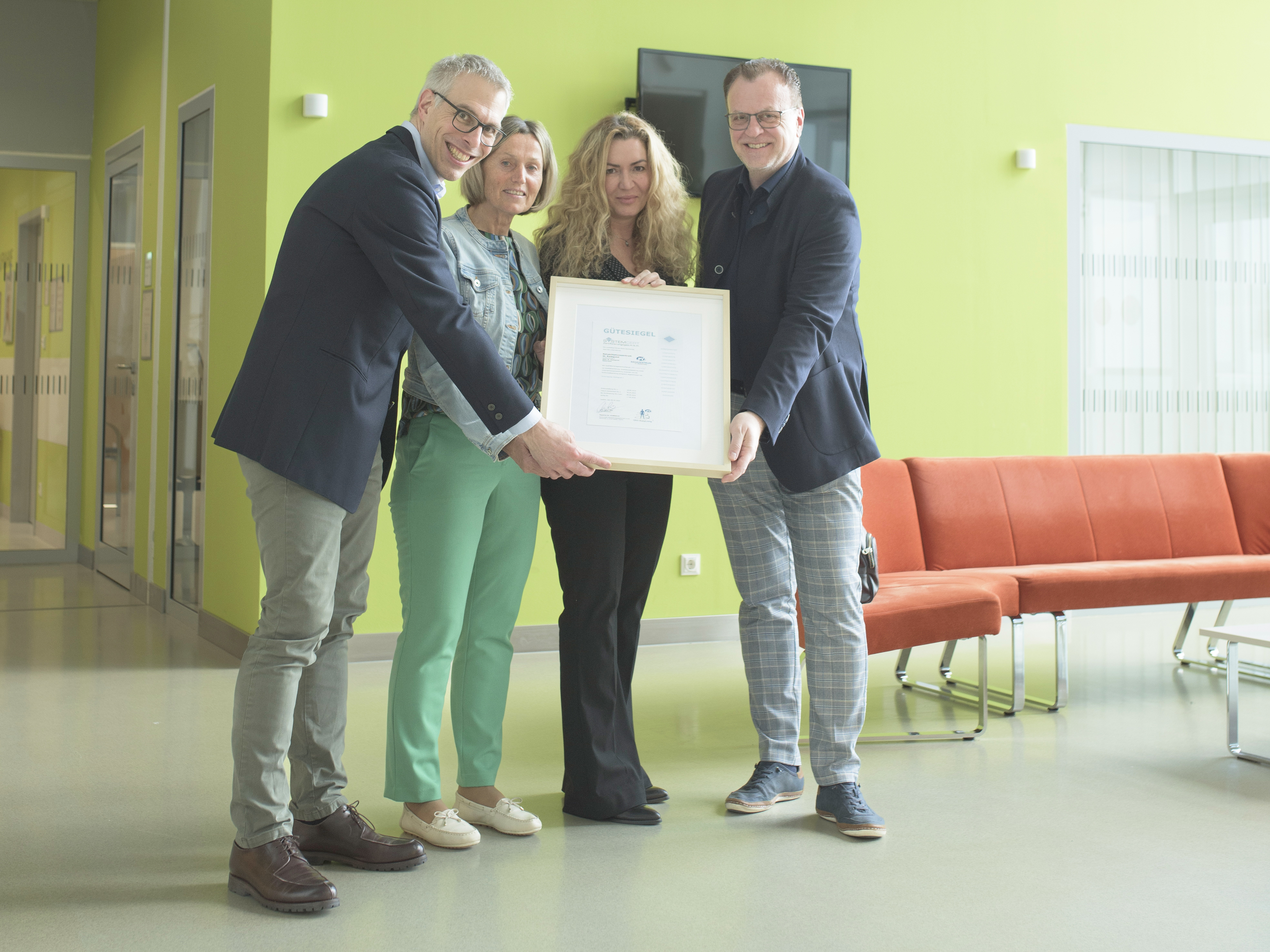 Mehr Informationen zum Thema: PV Reha-Zentrum erhält QMV EasyLiving® Gütesiegel