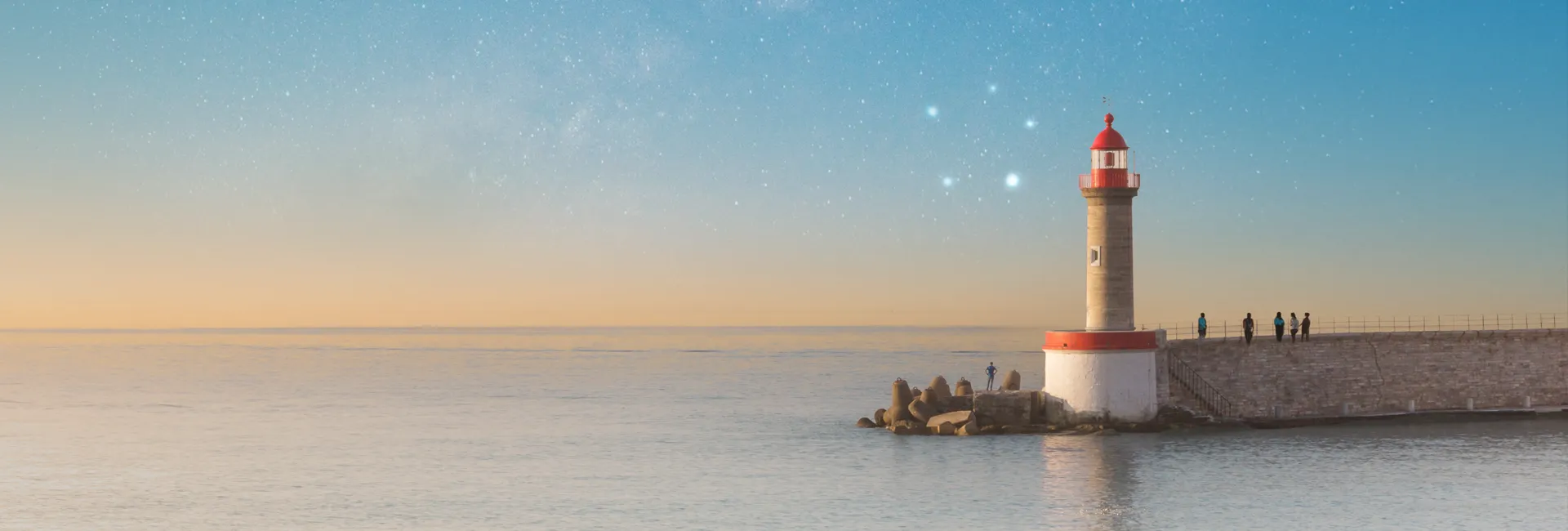 Leitbild Pensionsversicherung: Leuchtturm mit fünf funkelnden Sternen, die für die Werte stehen